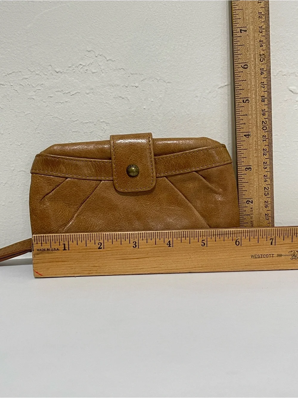 Hobo Tan Leather Wristlet Wallet Zip Around Multi Pockets Zip Pocket Neutral